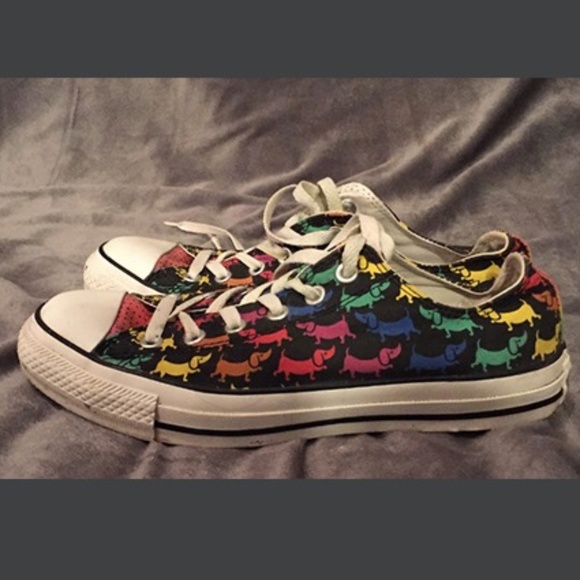 dog print converse